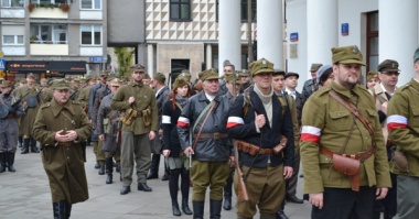 Święto Niepodległości W Płońsku. Płońscy strzelcy podczas warszawskiej defilady