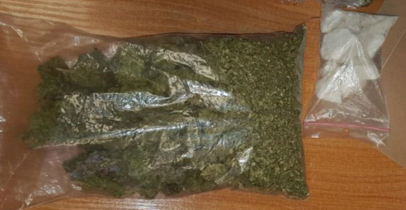 24-latek z marihuaną i amfetaminą zatrzymany przez raciąskich policjantów Kliknięcie w obrazek spowoduje wyświetlenie jego powiększenia