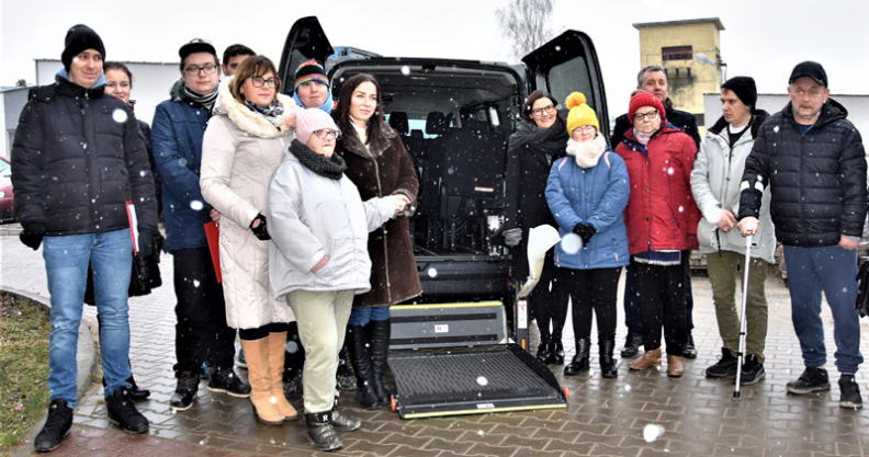 Samochód dla Środowiskowego Domu Samopomocy w Płońsku  Kliknięcie w obrazek spowoduje wyświetlenie jego powiększenia